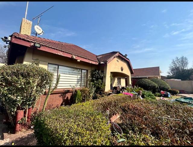 3 BEDROOM HOUSE FOR SALE IN VANDERBIJLPARK CE 1